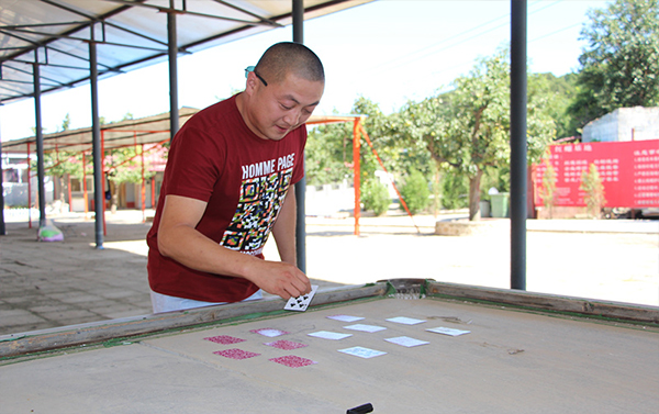 2016年公司舉行拓展培訓活動合影留念(圖7) 2016年公司舉行拓展培訓活動合影留念(圖7)